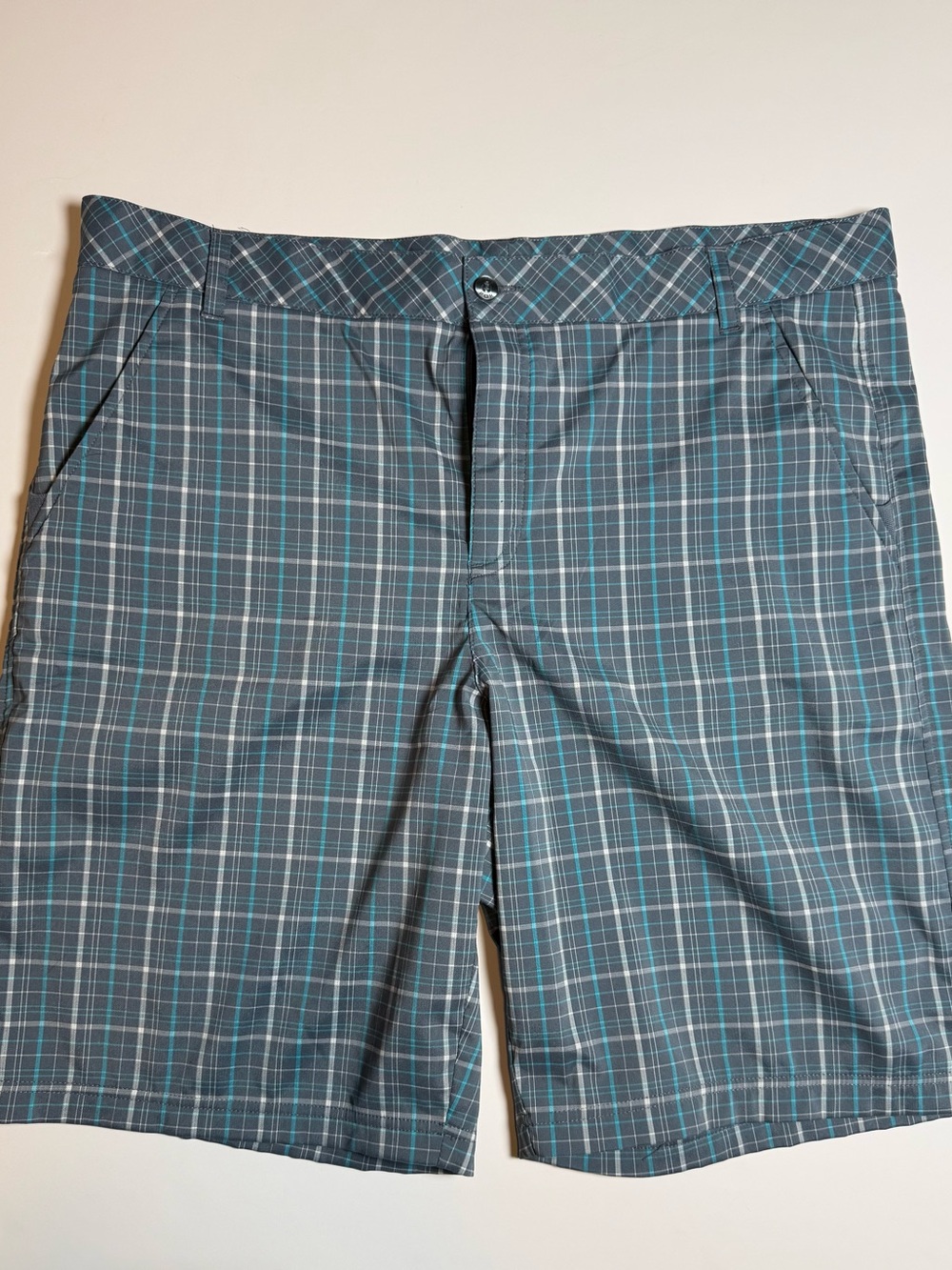 FILA Sport Mens 40 Golf Shorts Gray Teal Checked Plaid Performance Preppy Chino